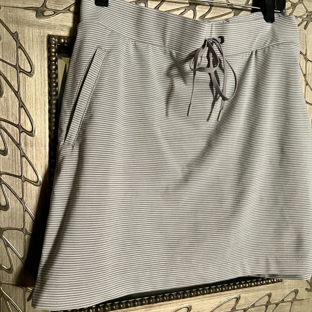 Athleta XL Skort with phone pocket